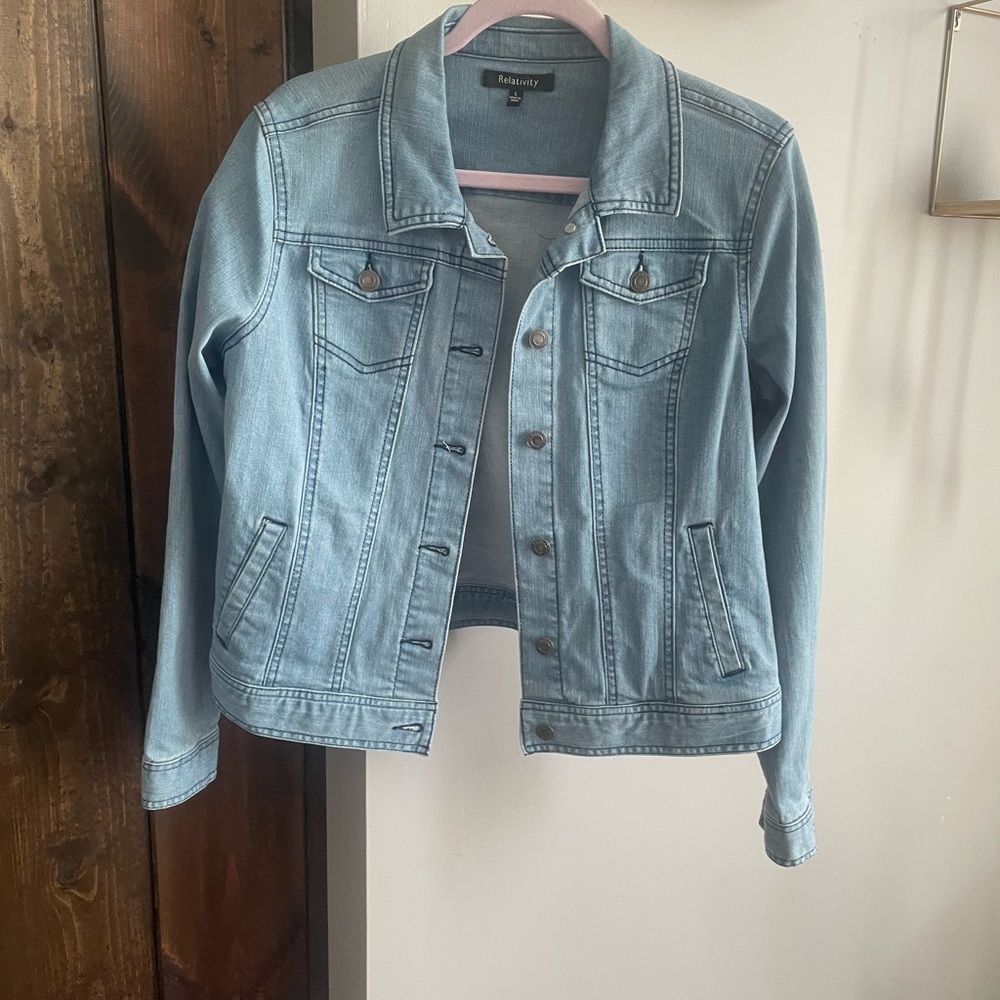 Women’s Light Wash Denim Jacket - Size L